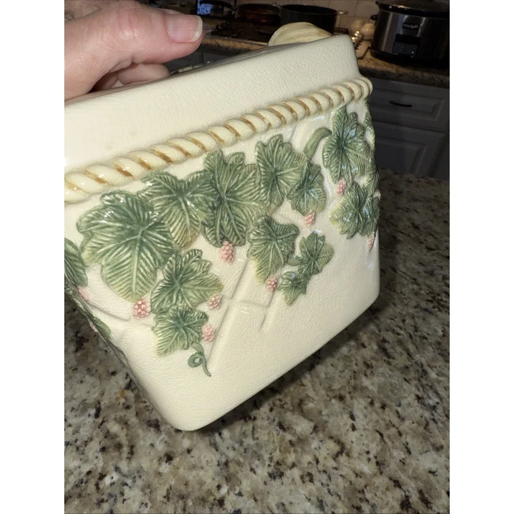 Fitz &‎ Floyd Classics Crawling Ivy Ceramic Tissue Box Cover Floral 3-D